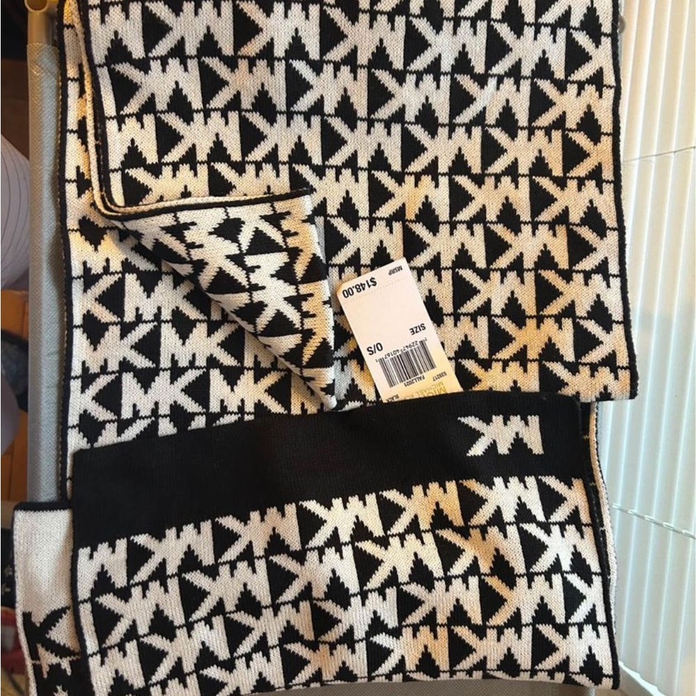 Michael Kors scarf